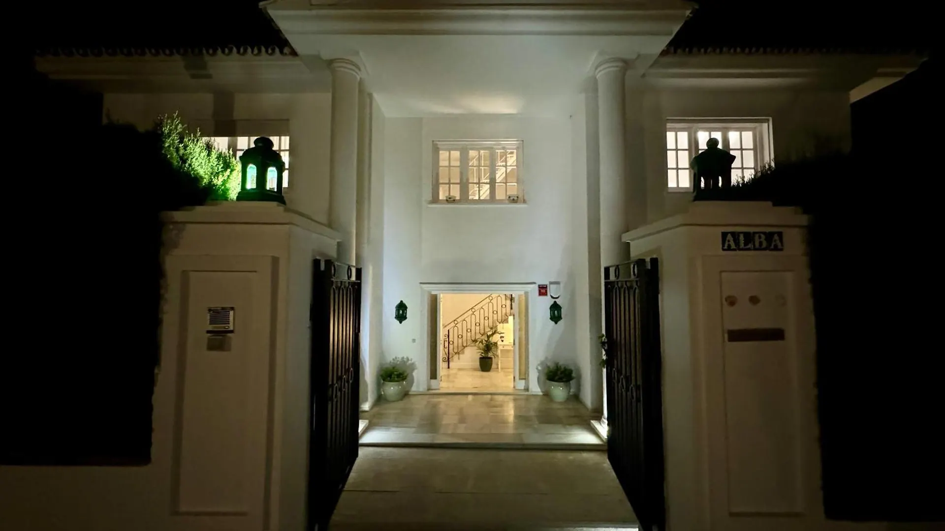 Aurora Boutique House - Only Adults contacts