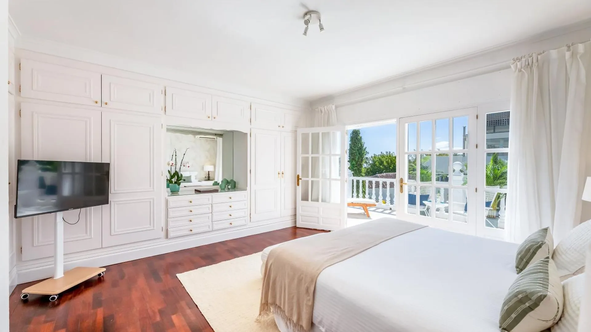 Aurora Boutique House - Only Adults Bed & Breakfast Marbella Spain