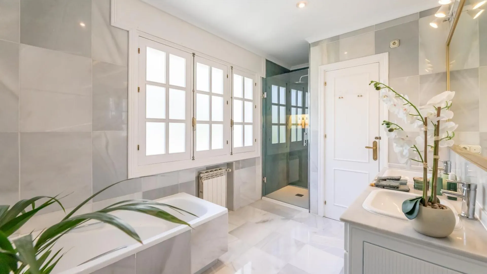 Aurora Boutique House - Only Adults Bed & Breakfast Marbella