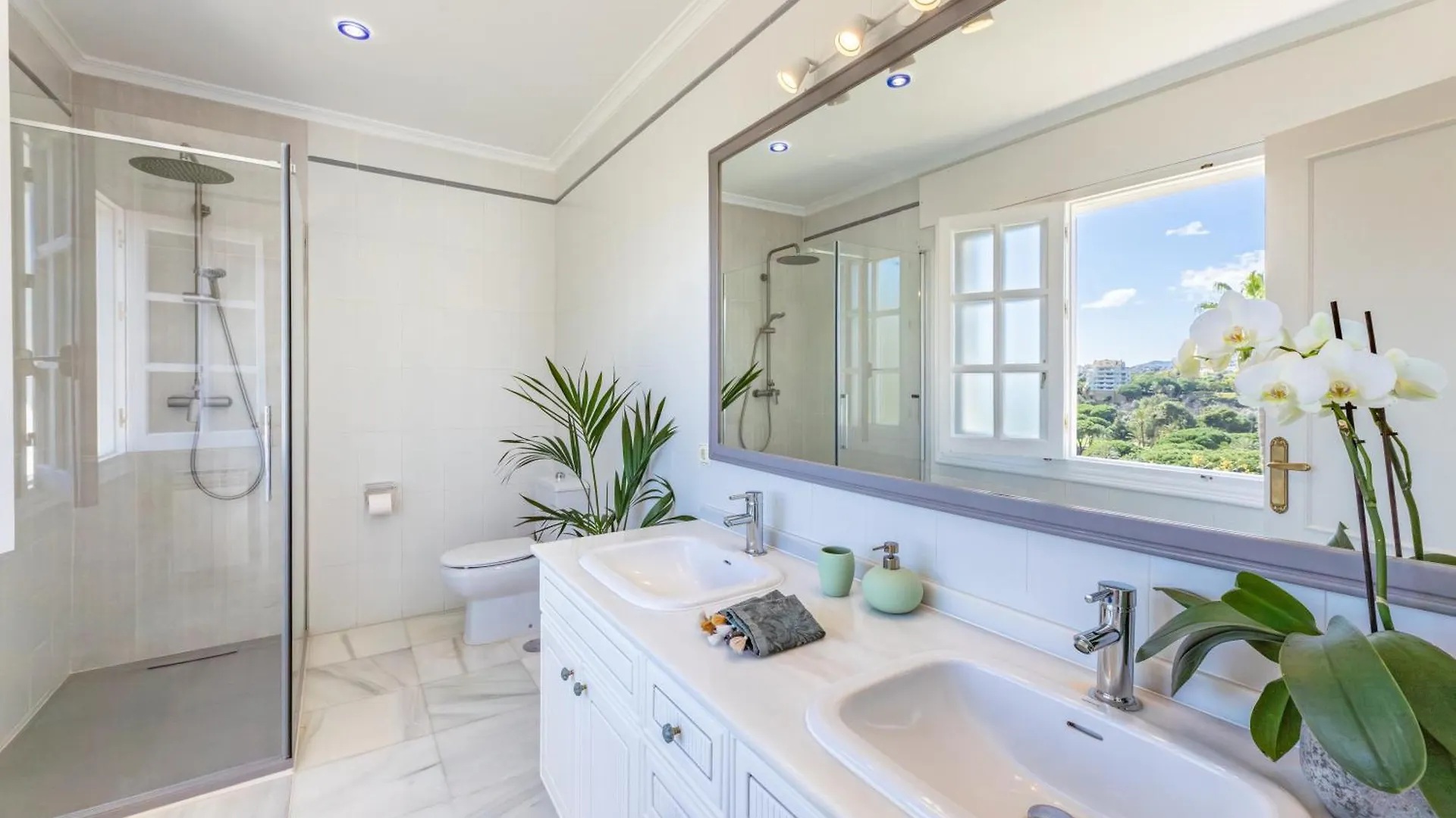 Aurora Boutique House - Only Adults Bed & Breakfast Marbella