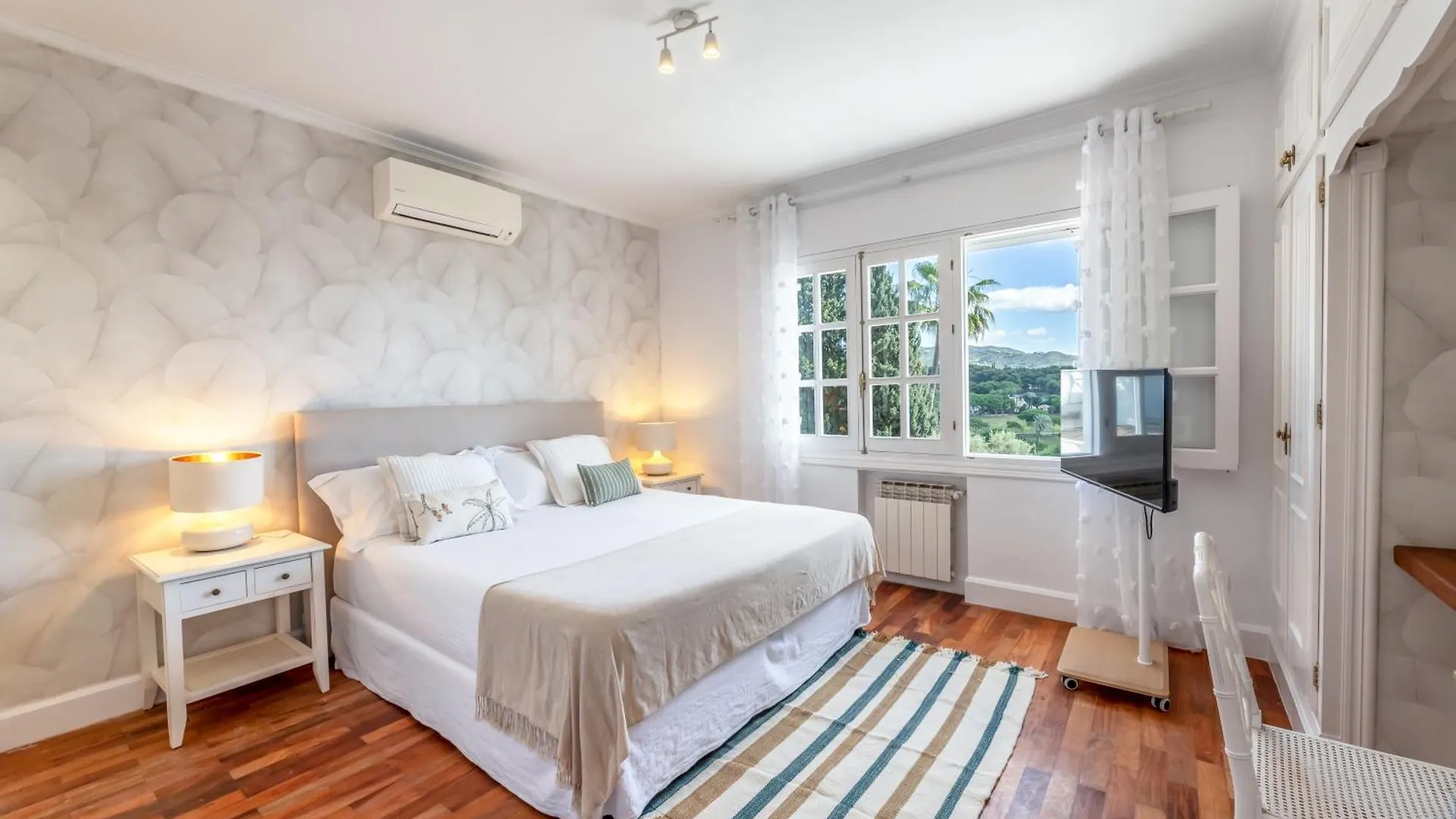 Aurora Boutique House - Only Adults Bed & Breakfast Marbella