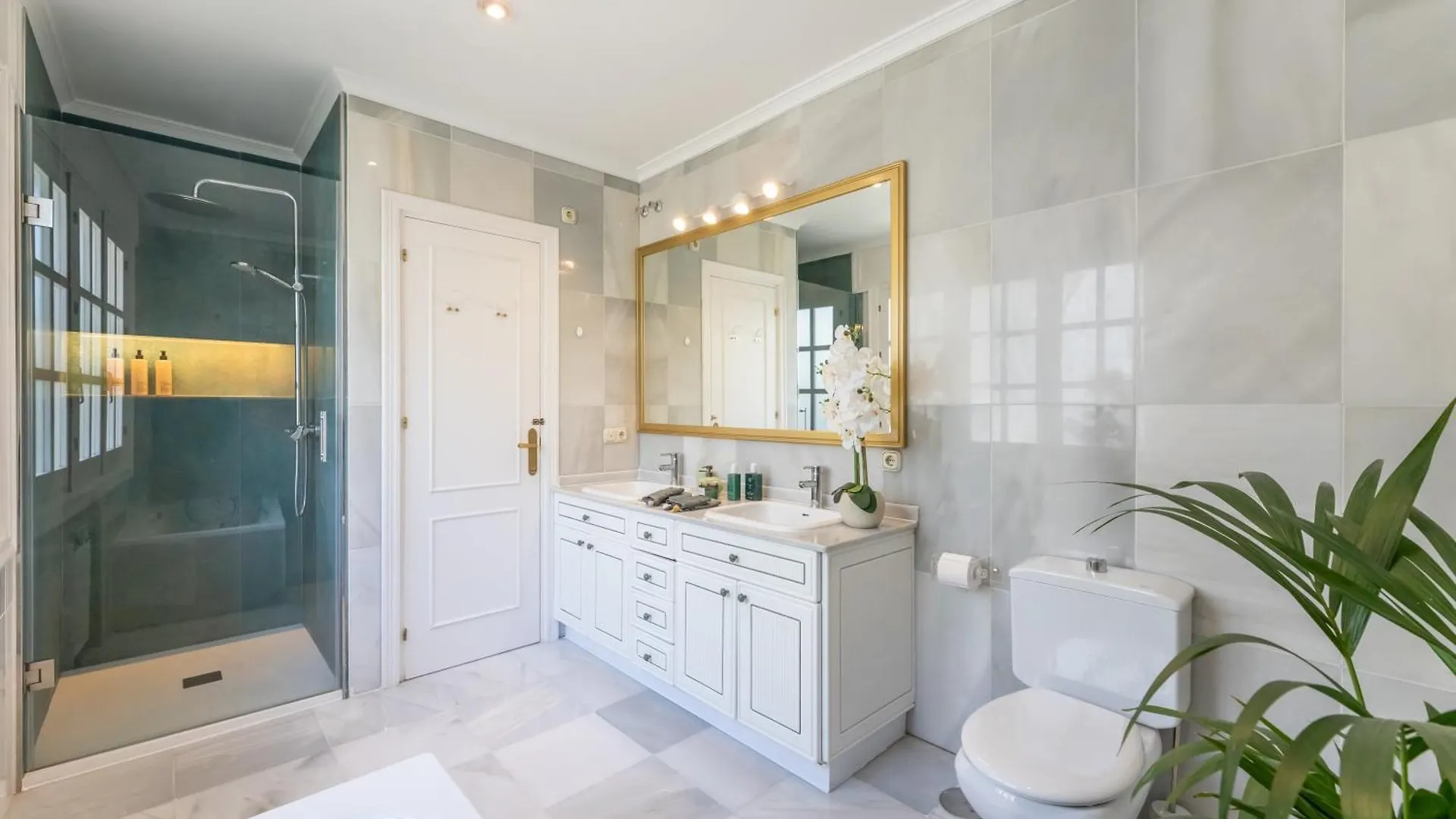 Aurora Boutique House - Only Adults Bed & Breakfast Marbella 0*,  Spain