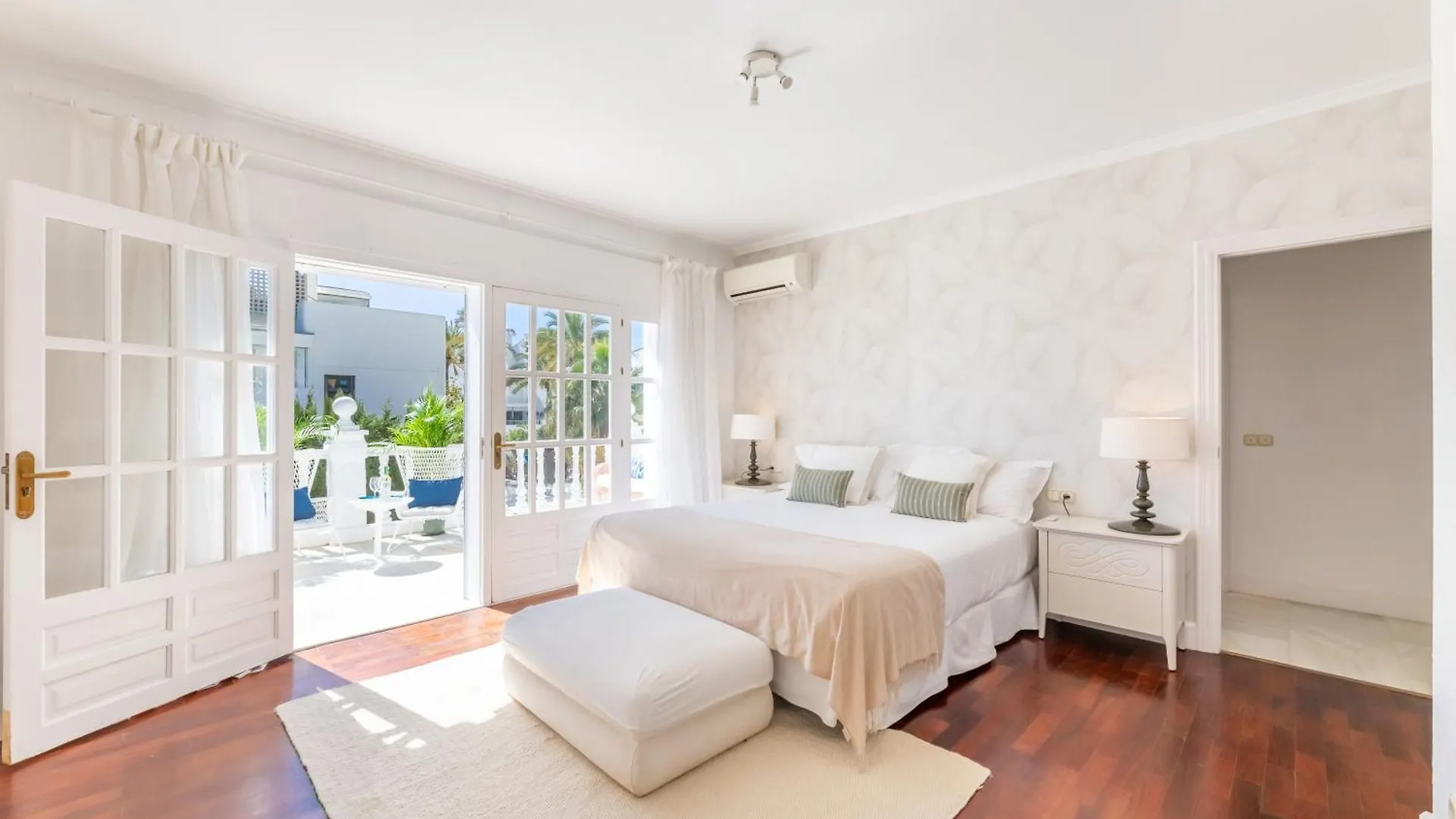 Aurora Boutique House - Only Adults Bed & Breakfast Marbella